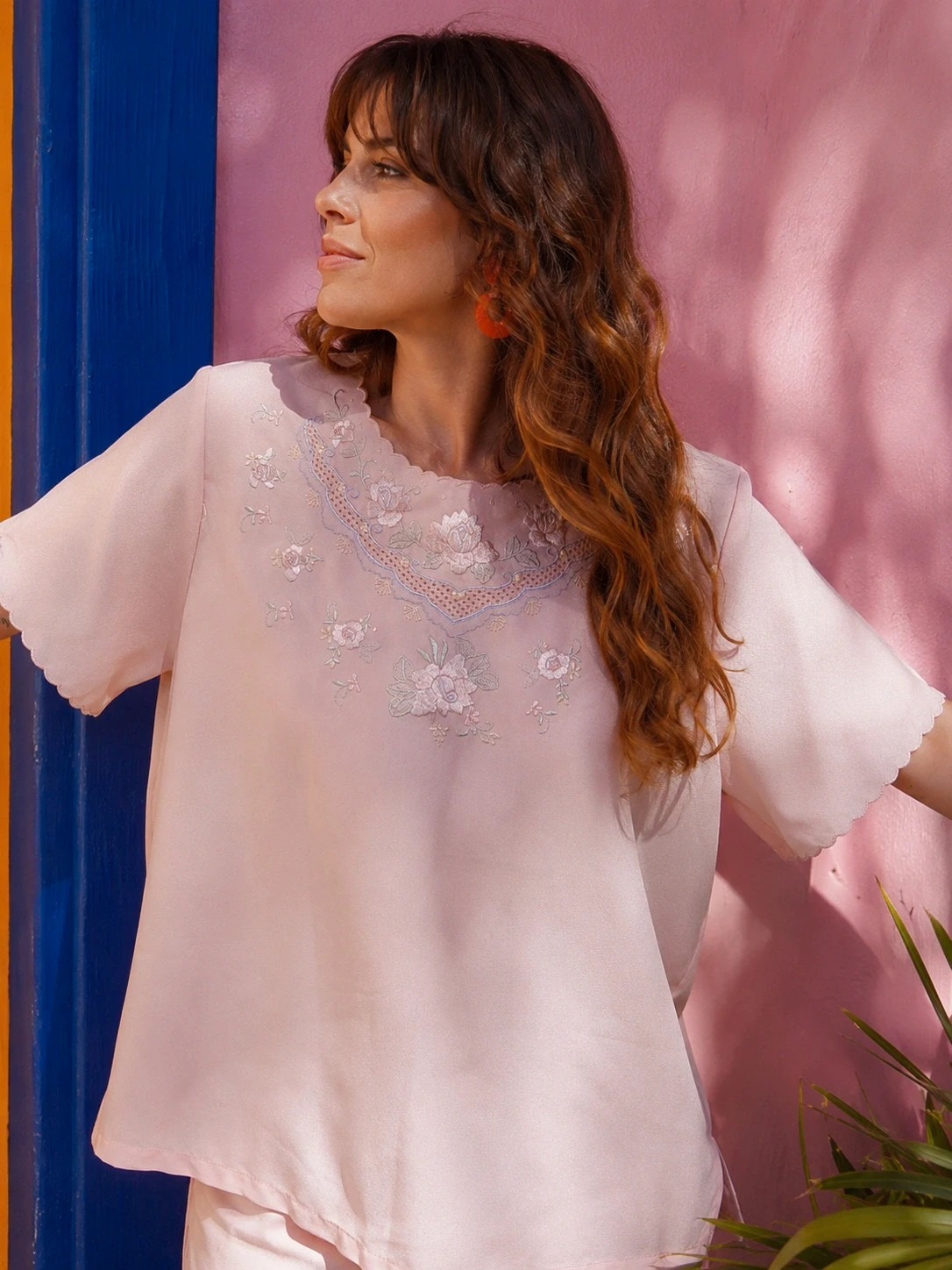 Vintage 1980s/90s Blush Pink Embroidered Blouse Scalloped Neck UK 10-12 - Image 2