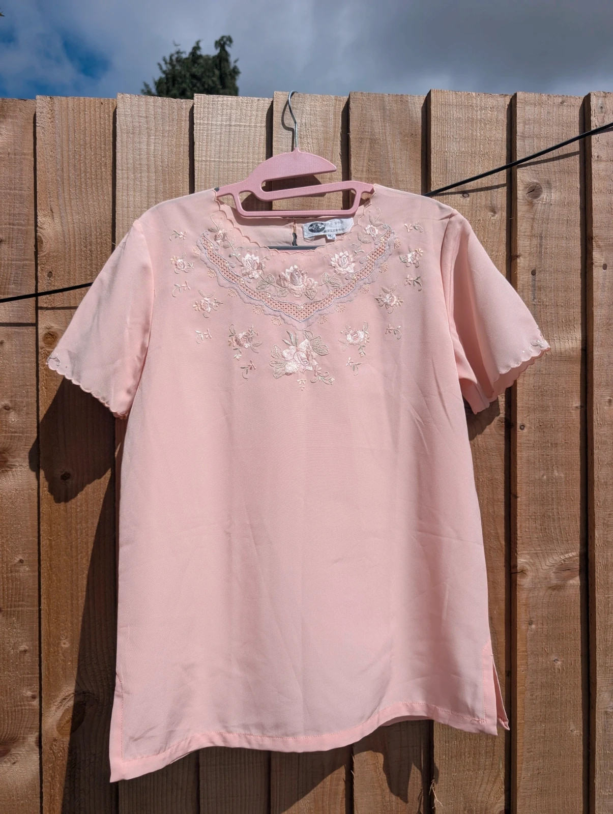 Vintage 1980s/90s Blush Pink Embroidered Blouse Scalloped Neck UK 10-12 - Image 6
