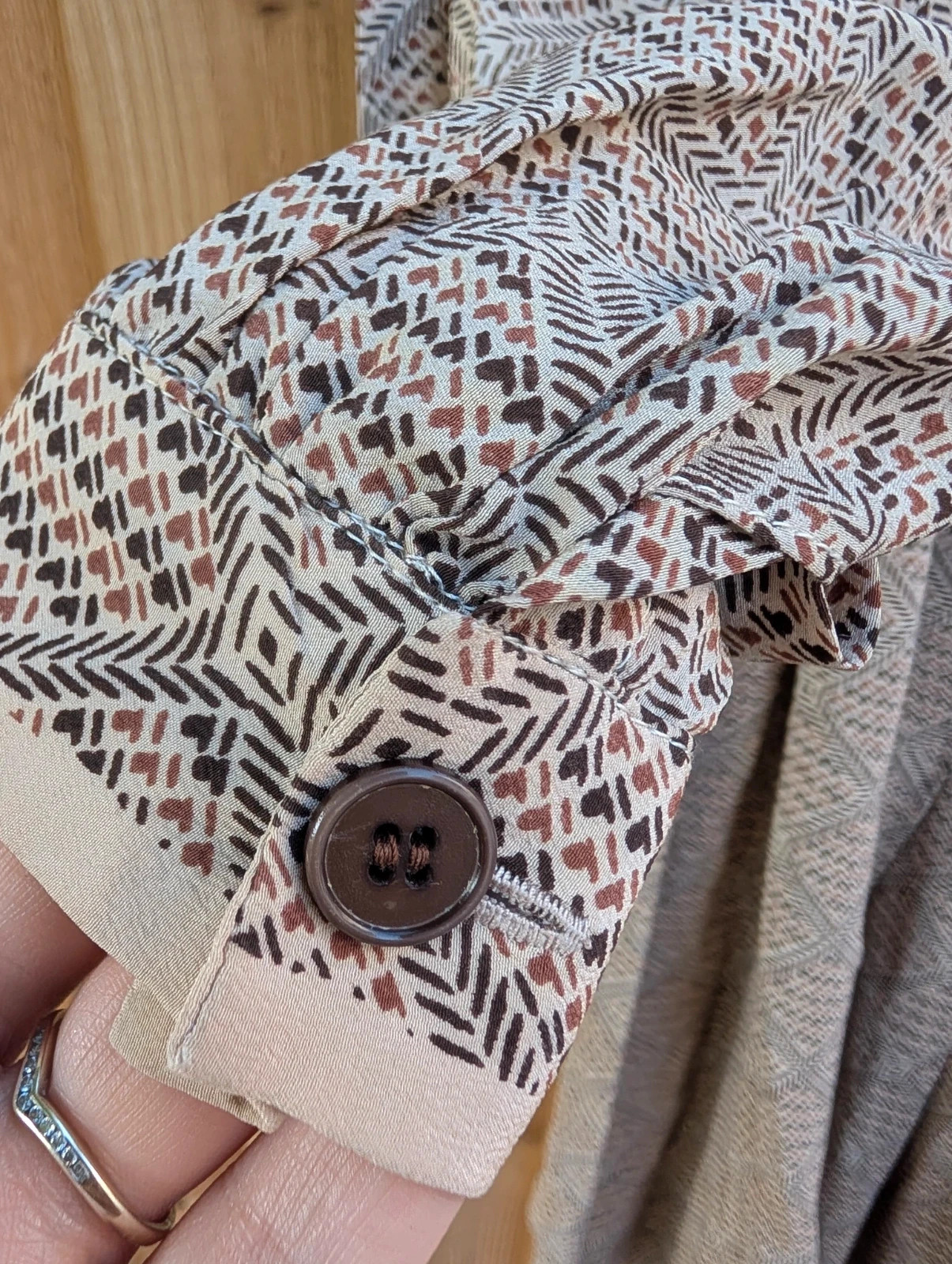 Vintage 1970s Cream Brown Geometric Pure Silk Belted Shirt Dress UK 8–10 Fit - Image 3
